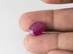 Bangkok Ruby Stone (Manik) 8.8 Carat (9.67 Ratti) in hand for real size and colour reference