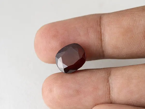 African Gomed Hessonite 8.7 Carat (9.56 Ratti) Natural Certified Stone 4 Gomed Hessonite 8.7 Carat in hand showing real 12.8mm size.