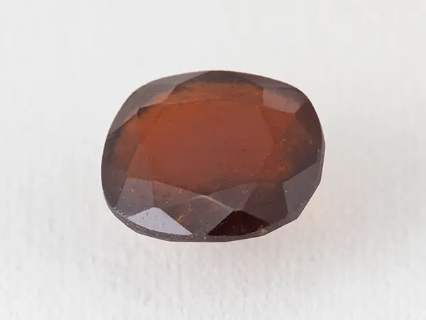 African Gomed Hessonite 8.7 Carat (9.56 Ratti) Natural Certified Stone 2 Hessonite Garnet 8.7 Carat side view showing 5.9mm depth and cut quality.