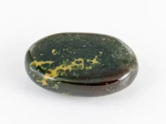 bloodstone-8-44-carat-back-view.webp