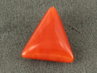 italian red coral moonga 4.50 carat main view triangle cabochon gemstone