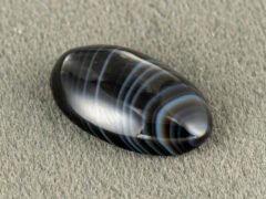 Sulemani Hakik 10.22 Carat side profile showing 5.5 mm domed cabochon