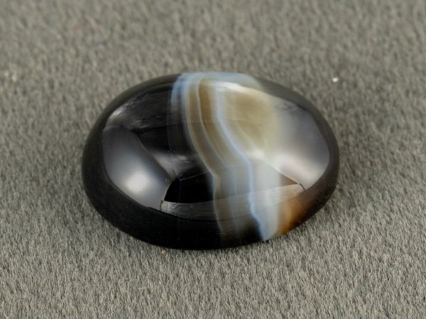 Natural Sulemani Hakik 12.45 Carat Agate Stone main view with natural banding