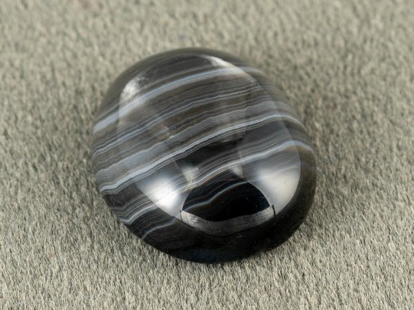 Sulemani Hakik 13.48 Carat side profile showing 7.1 mm domed cabochon