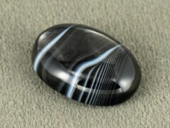 Natural Sulemani Hakik Agate Stone 16.34 Carat side profile with domed top