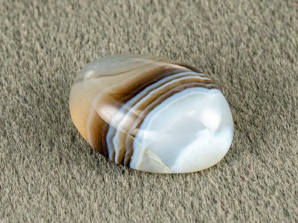 Natural Sulemani Hakik Agate Stone 5.22 Carat side profile