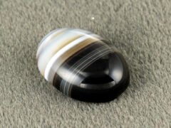 Sulemani Hakik 5.48 Carat side profile showing 4.8 mm cabochon depth