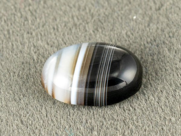 Natural Sulemani Hakik 5.48 Carat Agate Stone main view with natural banding