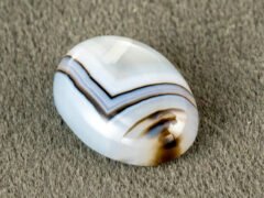 Sulemani Hakik 6.63 Carat side profile showing 5 mm cabochon depth