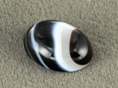 Sulemani Hakik 7.51 Carat side profile showing 5.2 mm cabochon depth