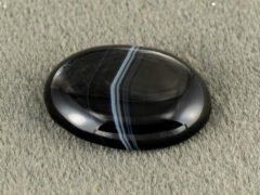 Natural Sulemani Hakik 7.66 Carat Agate Stone main view with natural banding