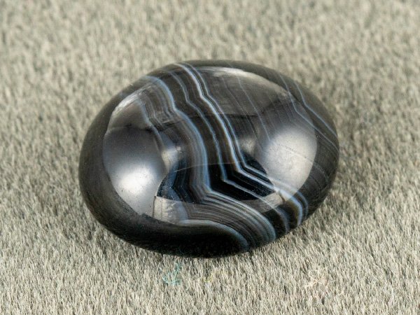 Natural Sulemani Hakik 7.84 Carat Agate Stone main view with natural banding