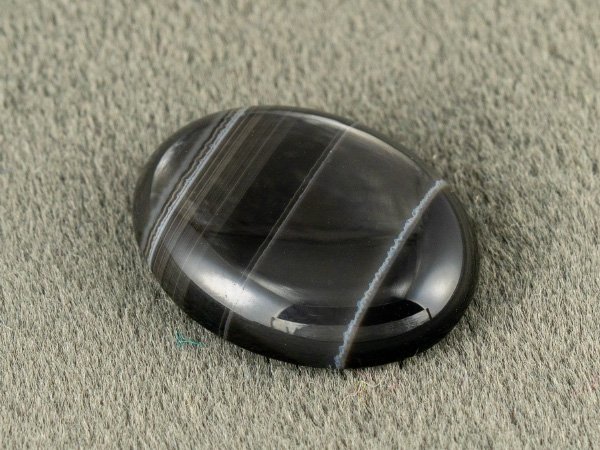 Sulemani Hakik 7.92 Carat side profile showing 4.3 mm cabochon depth