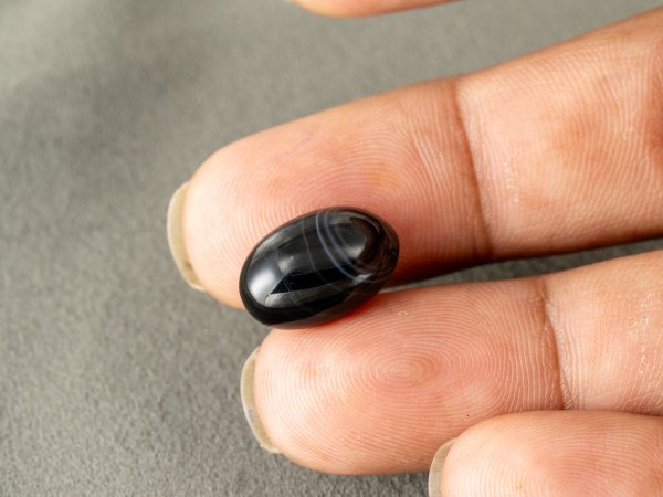 Natural Sulemani Hakik Agate Stone 8.22 Carat in-hand size