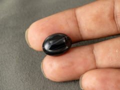 Sulemani Hakik 8.66 Carat side profile showing 5.5 mm cabochon depth