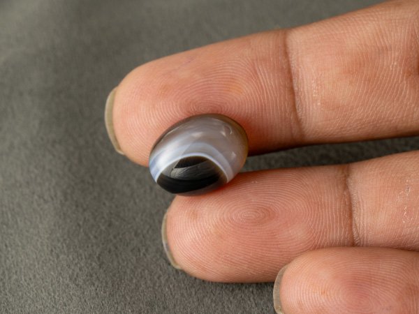 Natural Sulemani Hakik Agate Stone 9.12 Carat in-hand size