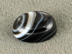 Natural Sulemani Hakik 9.27 Carat Agate Stone main view with natural banding