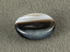 Sulemani Hakik 9.34 Carat back view showing flat underside and banding