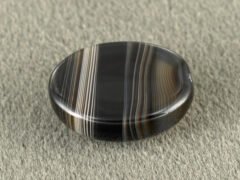 Sulemani Hakik 9.38 Carat back view showing flat underside and banding