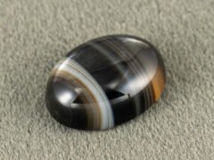 Sulemani Hakik 9.38 Carat side profile showing 5.3 mm domed cabochon