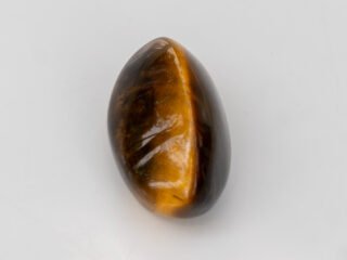 natural tiger eye stone 4.77 carat eye shape side view