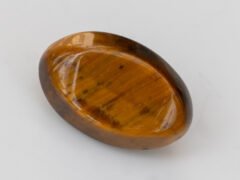 natural tiger eye stone 6.52 carat eye shape back view