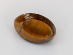 natural tiger eye stone 6.77 carat eye shape back view