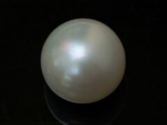 Cultured Pearl Moti 10.46 carat side view creamish white