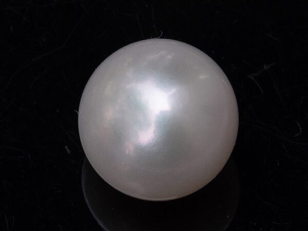 Cultured Pearl Moti 10.91 carat top view creamish white round shape SKU RG-PEARL-B1-10.91-12x10