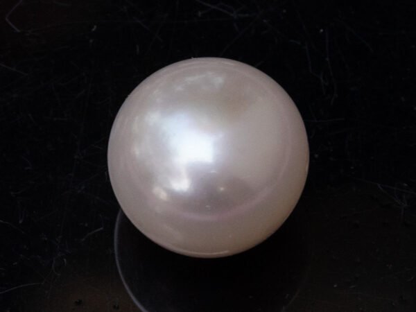 Cultured Pearl Moti 11.40 carat top view creamish white round shape SKU RG-PEARL-B1-11.40-11.4x9.9