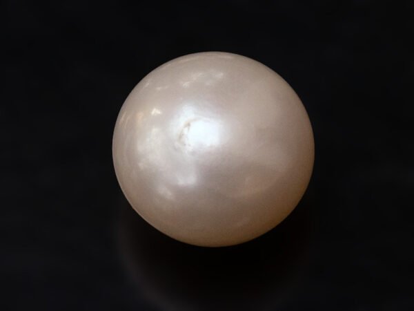 Cultured Pearl Moti 4.70 carat back view rounded shape