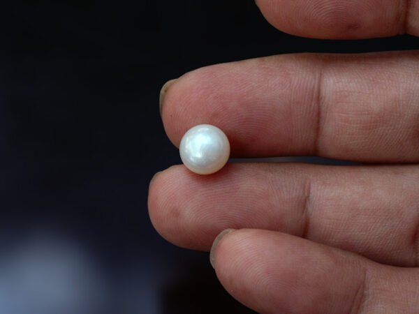 Cultured Pearl Moti 4.80 carat in hand actual size