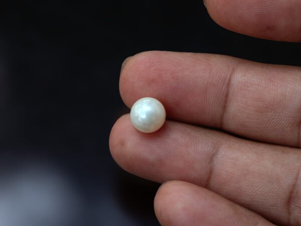Cultured Pearl Moti 4.95 carat in hand actual size
