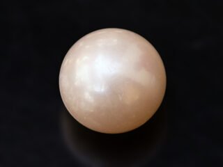 Cultured Pearl Moti 4.98 carat top view creamish white round shape