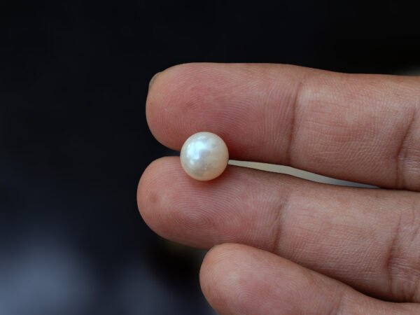 Cultured Pearl Moti 4.98 carat in hand actual size