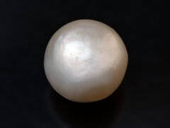Cultured Pearl Moti 4.98 carat back view rounded shape