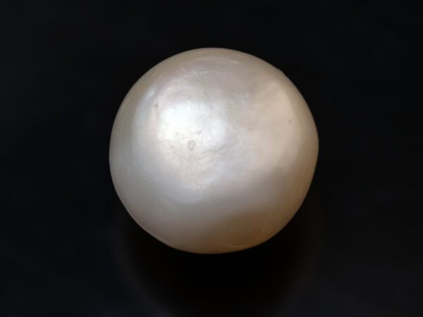 Cultured Pearl Moti 4.98 carat back view rounded shape