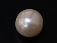 Cultured Pearl Moti 5.01 carat top view creamish white round shape