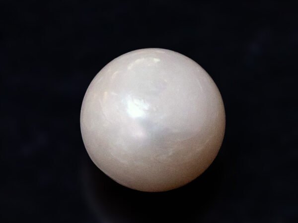 Cultured Pearl Moti 5.16 carat back view rounded shape