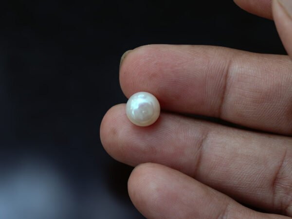 Cultured Pearl Moti 5.28 carat in hand actual size
