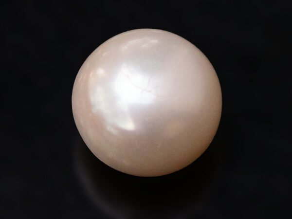 Cultured Pearl Moti 5.63 carat top view creamish white round shape