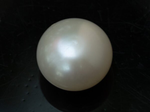Cultured Pearl Moti 8.32 carat back view rounded surface