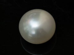Cultured Pearl Moti 8.50 carat top view creamish white round shape