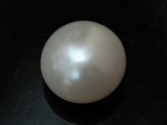 Cultured Pearl Moti 8.57 carat top view creamish white round shape