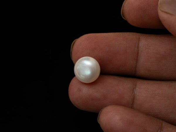 Cultured Pearl Moti 8.88 carat back view rounded surface