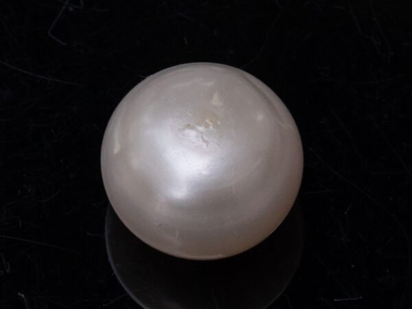 Cultured Pearl Moti 8.96 carat back view rounded surface SKU RG-PEARL-B1-8.96-11.5x8.9