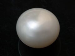 Cultured Pearl Moti 9.62 carat top view creamish white round shape