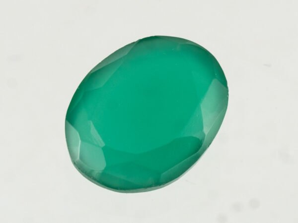 certified-natural-green-onyx-stone-3-71-carat-4-08-ratti-41-side-view