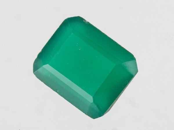 certified-natural-green-onyx-stone-3-75-carat-4-12-ratti-22-side-view