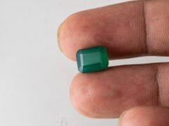 certified-natural-green-onyx-stone-3-82-carat-4-20-ratti-39-in-hand